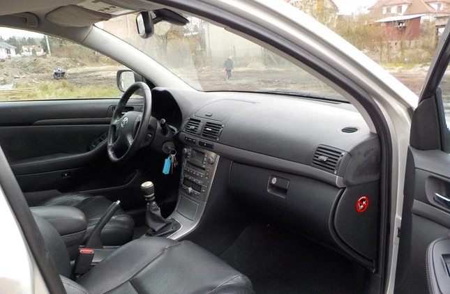Toyota Avensis cena 10900 przebieg: 327672, rok produkcji 2008 z Sieniawa małe 232